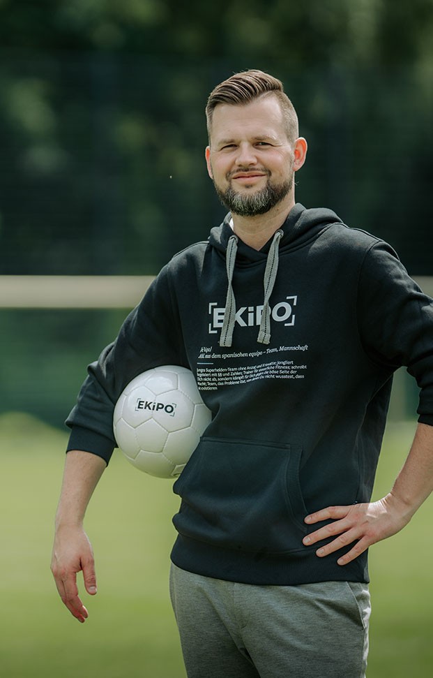 Mann mit Fußball - 